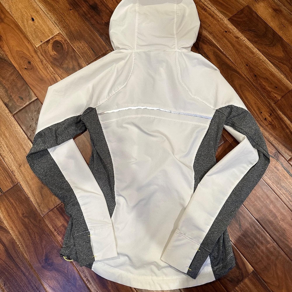 Women's Running Jacket - image 2